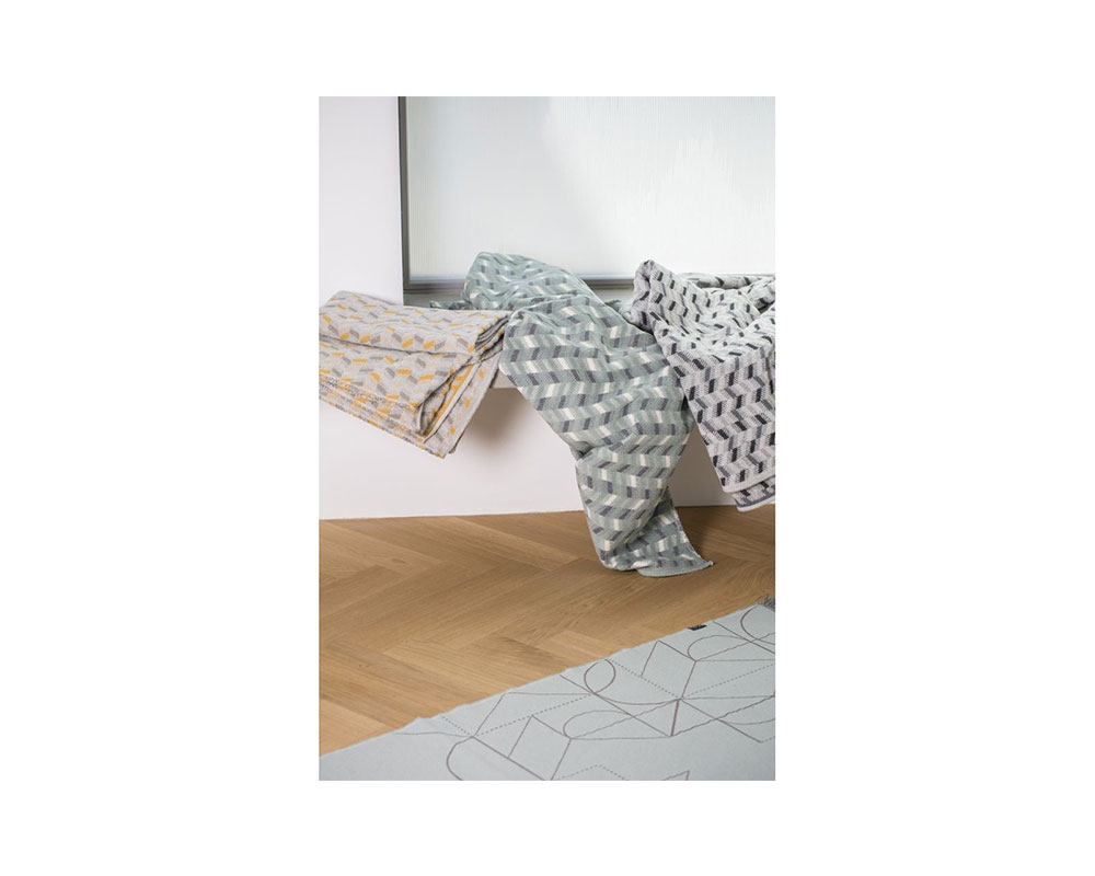 Plaid von David Fussenegger bei Erkmann