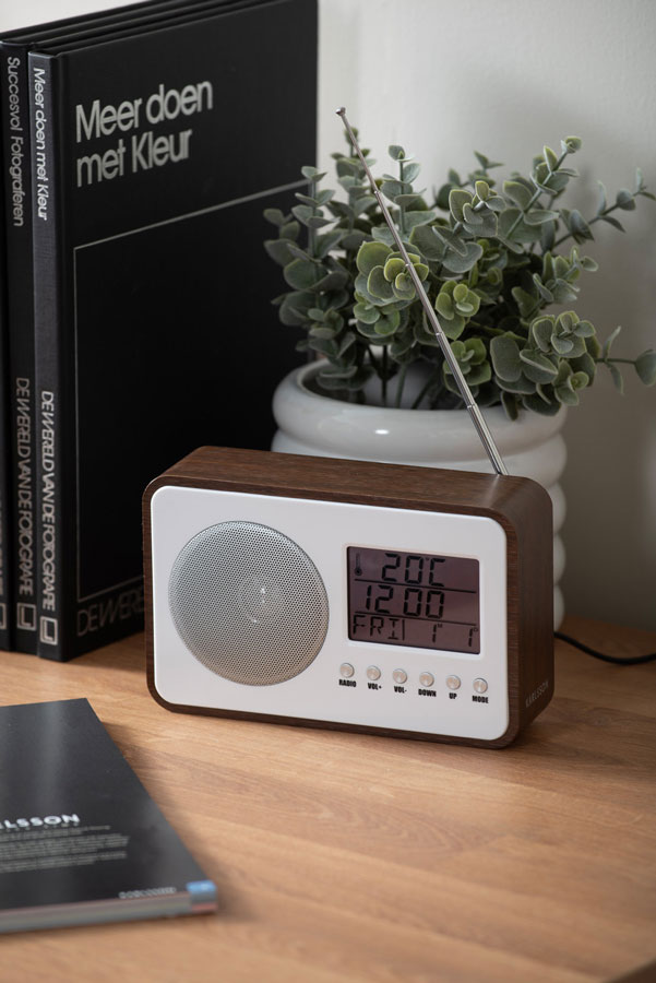 Karlsson Wecker Alarm Clock mit FM Radio Braunes Holz
